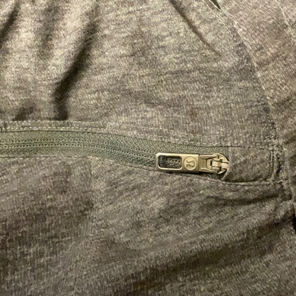 Lululemon men’s shorts size M color gray - Picture 6 of 11